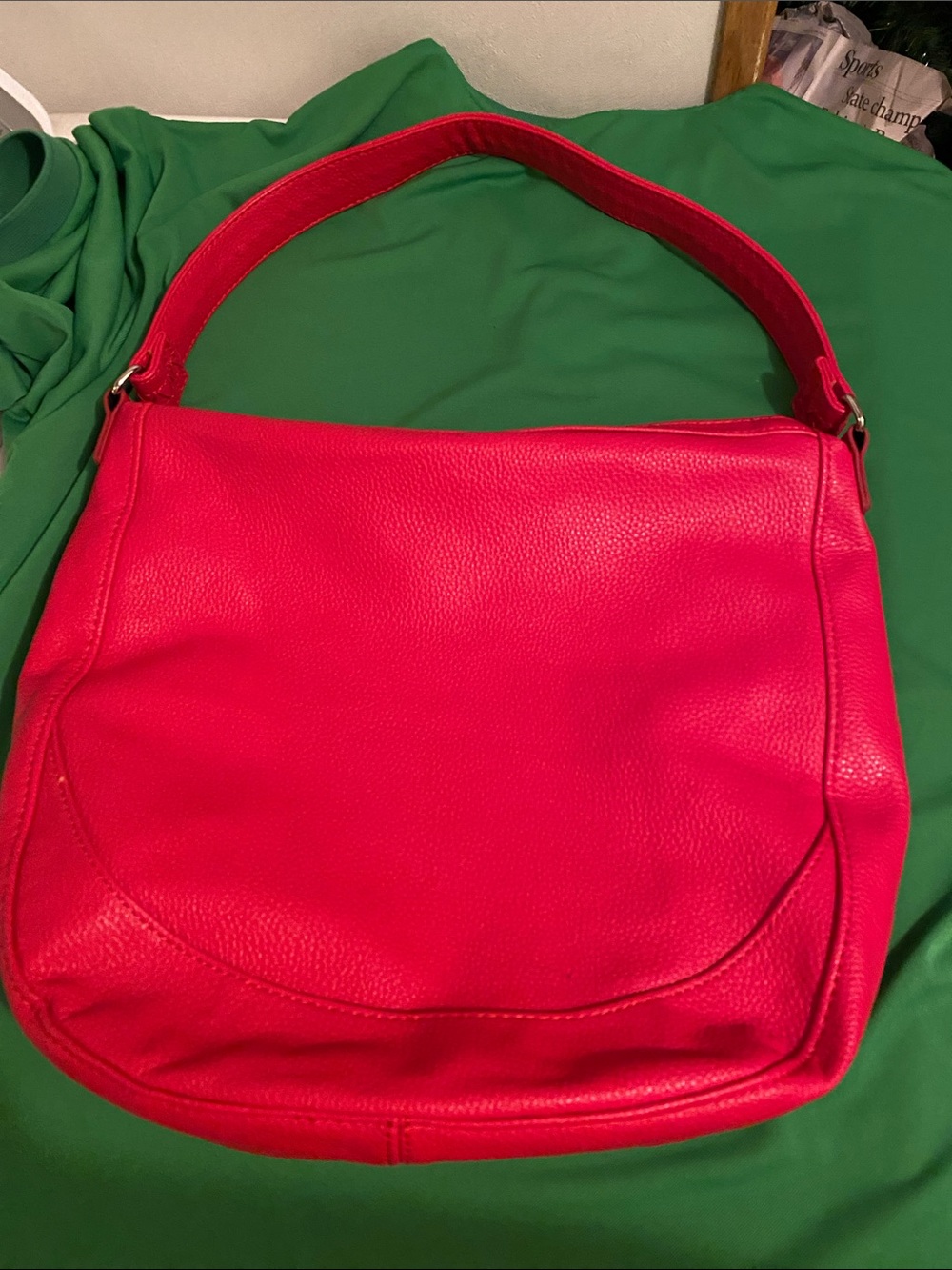 Jewell by Thirty-One Red Pebbled Shoulder Bag Tote Purse Gold Accents Zippers